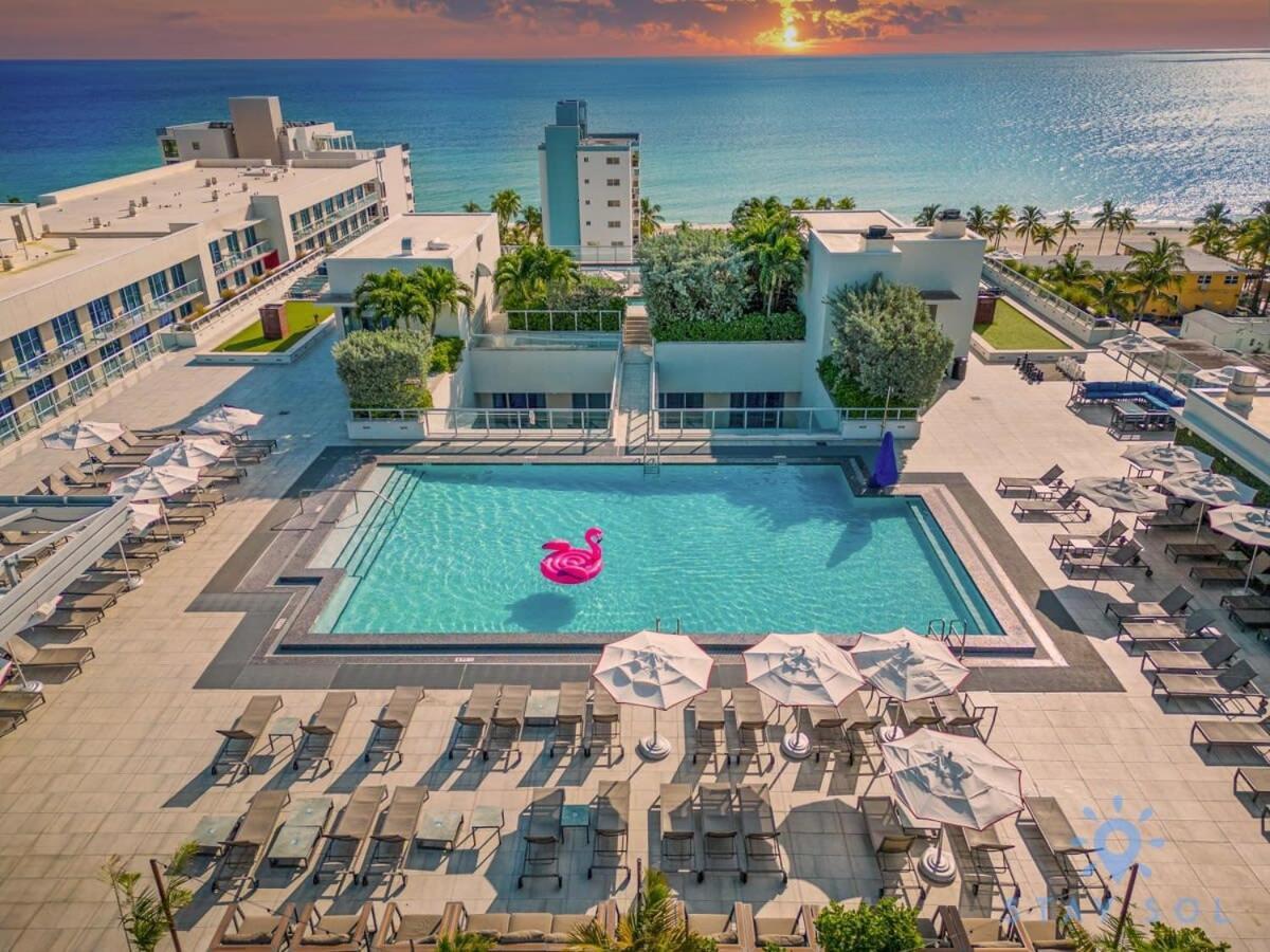 Rooftop Pool - Balcony - Hollywood Beach Broad - Walk Apartment Exterior photo