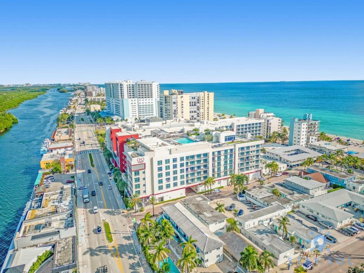 Rooftop Pool - Balcony - Hollywood Beach Broad - Walk Apartment Exterior photo