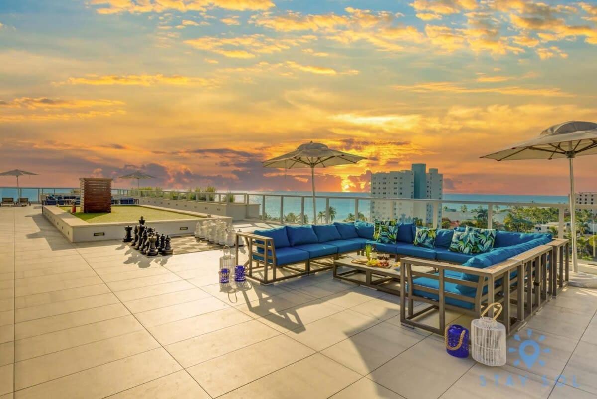 Rooftop Pool - Balcony - Hollywood Beach Broad - Walk Apartment Exterior photo