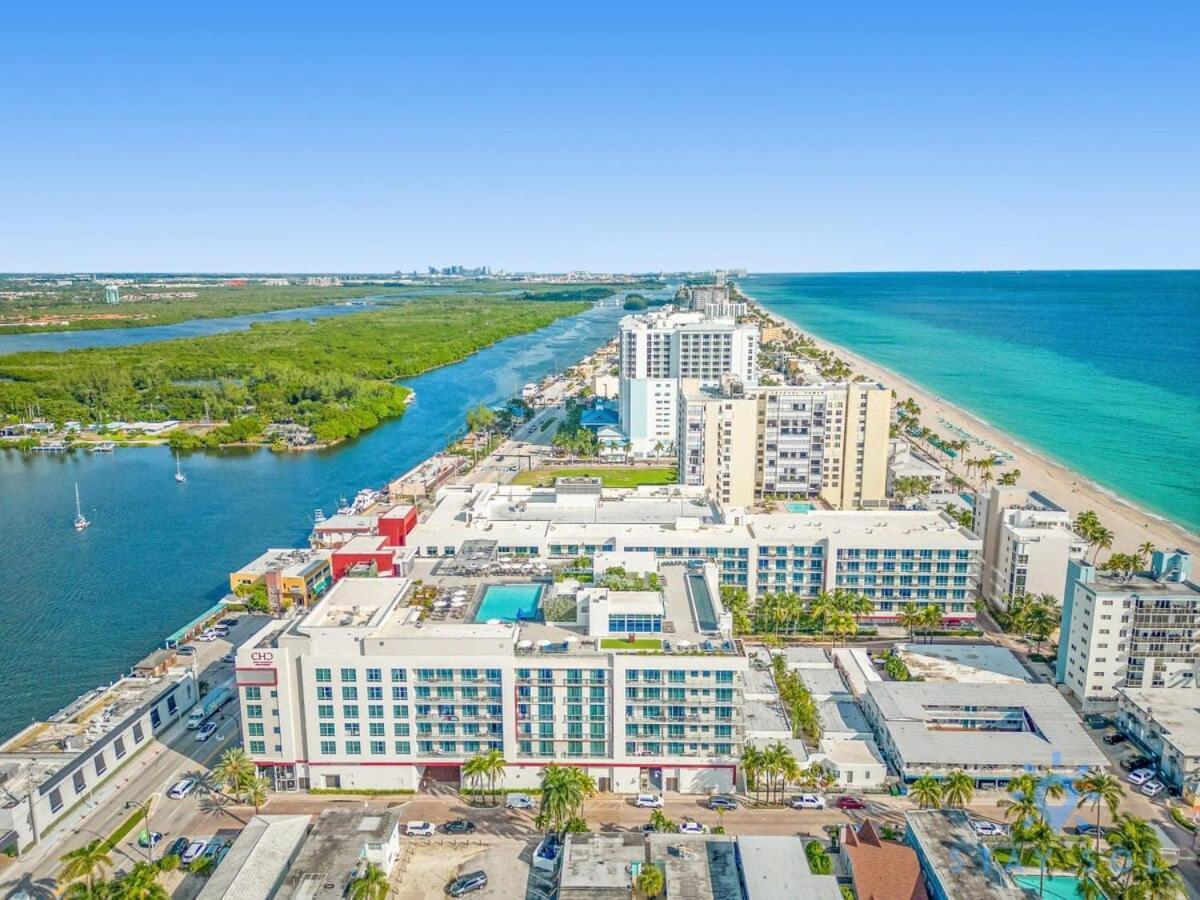 Rooftop Pool - Balcony - Hollywood Beach Broad - Walk Apartment Exterior photo