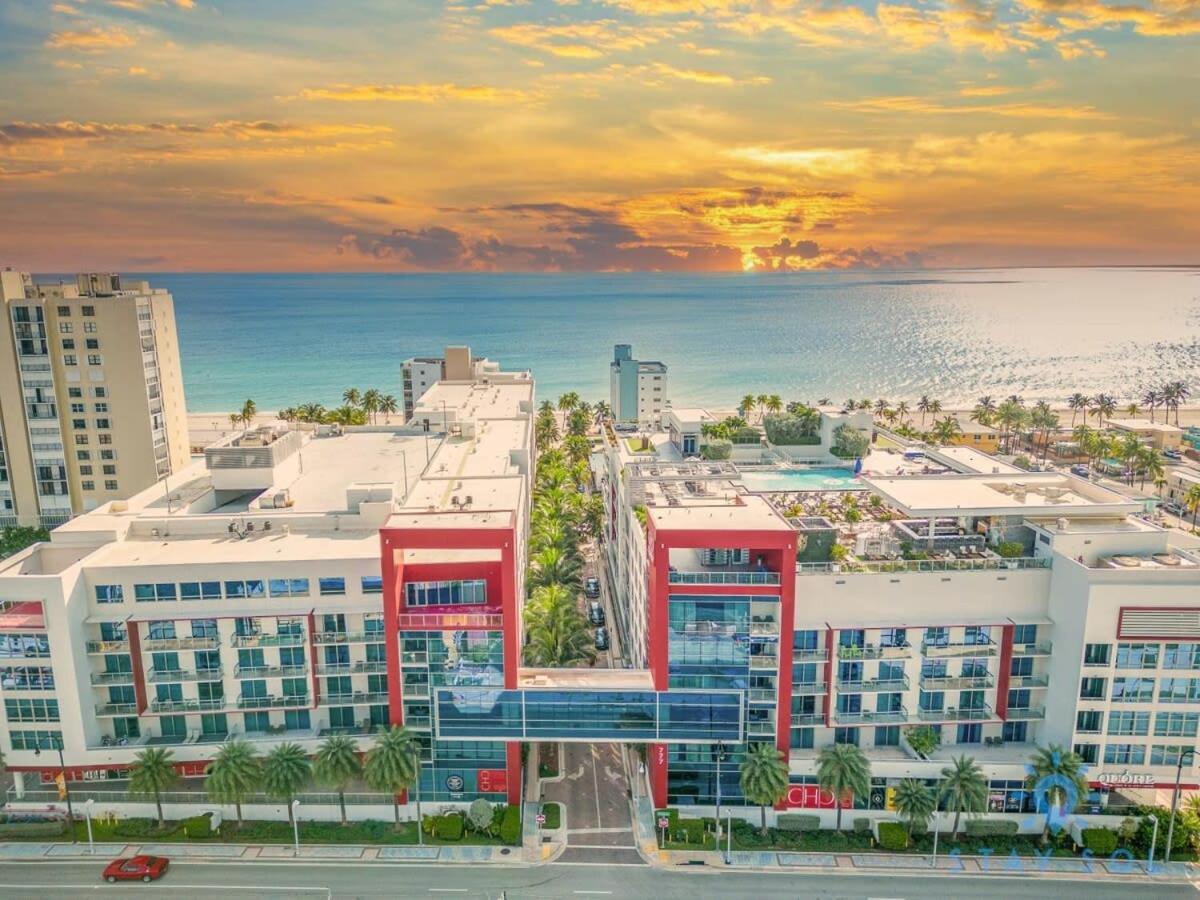 Rooftop Pool - Balcony - Hollywood Beach Broad - Walk Apartment Exterior photo