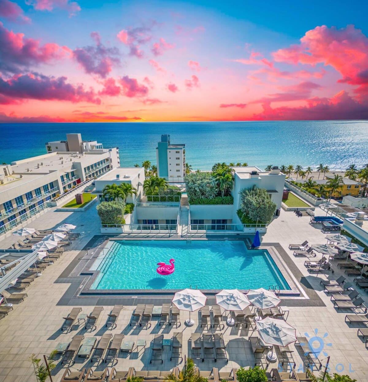 Rooftop Pool - Balcony - Hollywood Beach Broad - Walk Apartment Exterior photo