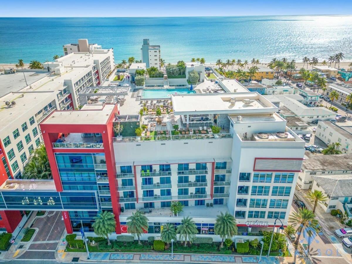 Rooftop Pool - Balcony - Hollywood Beach Broad - Walk Apartment Exterior photo