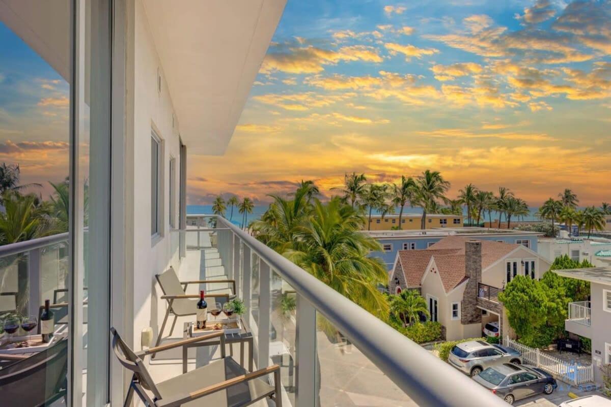 Rooftop Pool - Balcony - Hollywood Beach Broad - Walk Apartment Exterior photo